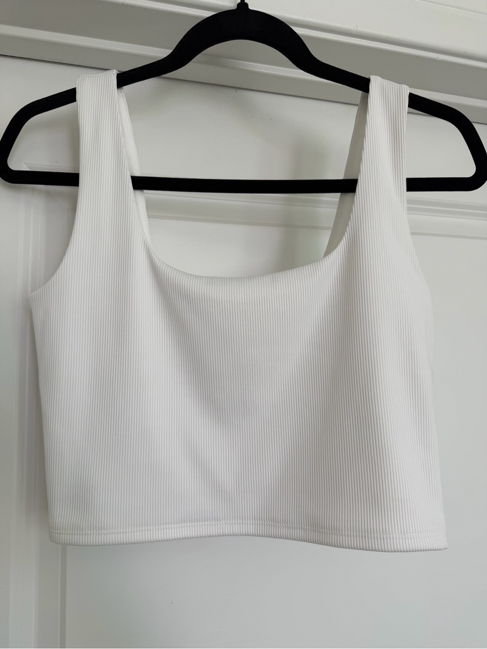 Women’s Body Contour High Compression Ribbed Square Neck Cropped Tank - Size M